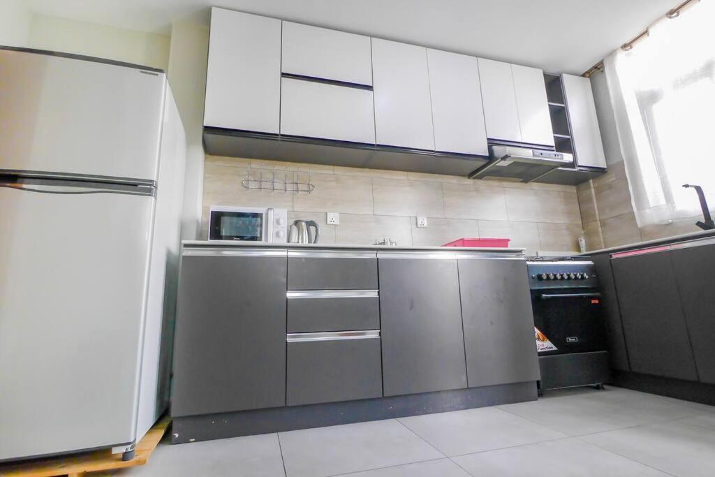 Ultra Modern Apartment In Nyarutarama Kigali Eksteriør bilde